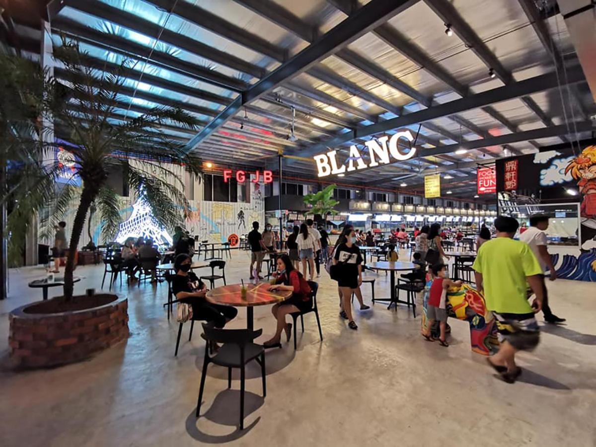 Appartamento Netflix Smarttv Cityseaview & Highfloor At R&F Mall Johor Bahru Esterno foto